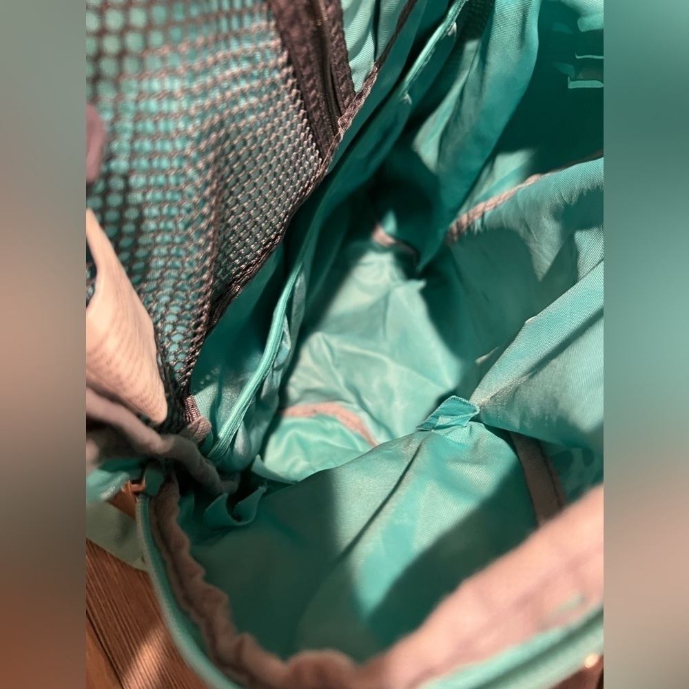 BIN046.6 Eastsport Extreme Backpack, Wild Dots - Picture 3 of 12